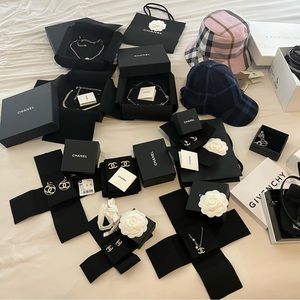 MORE CHANEL, HERMES, BURBERRY, GIVENCHY, BOTTEGA VENETA, CHLOE, BVLGARI,…